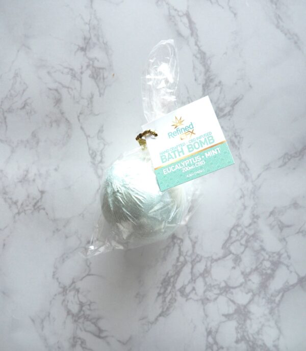CBD Bath Bomb - Eucalyptus & Mint